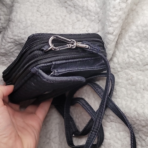 Vera Bradley Iconic RFID All In One Denim Cell Phone denim Crossbody Vera Bradle - Picture 8 of 17